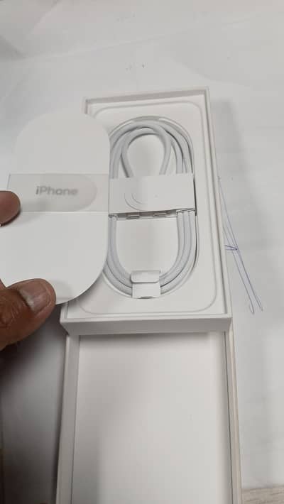 Aoa I selling Iphone 16e JV  brand new only Box open