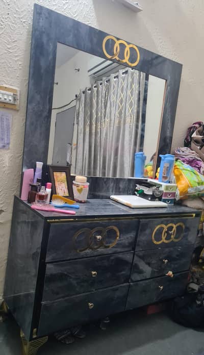 Dressing table for sale just 6months used  good condition 