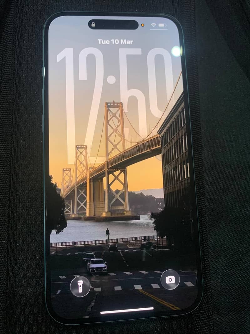 Apple iPhone 16 Plus 2