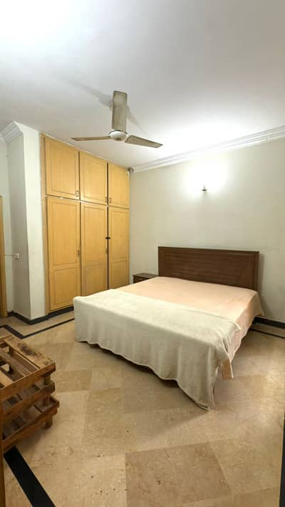 Furnish room available in E11/4 for ladies Only