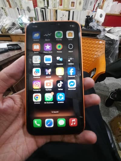 I phone xr convert into 17 pro max