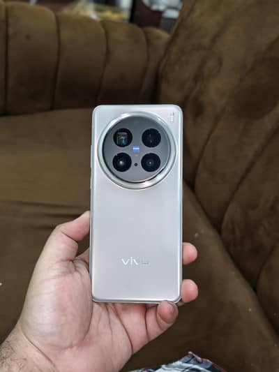 VIVO X200 PRO, MINT CONDITION, 10 MONTH WARRANTY, 10/10, FULL BOX
