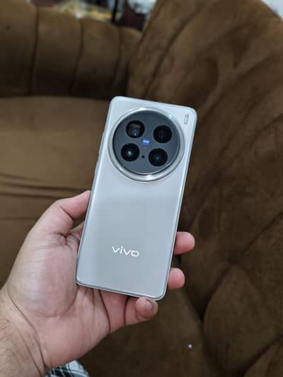 VIVO X200 PRO, MINT CONDITION, Official PTA, WARRANTY till dec