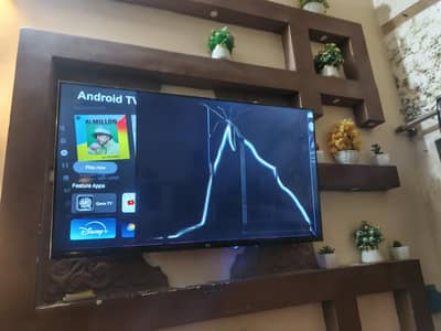 TLc Chains 40" led screen Barak