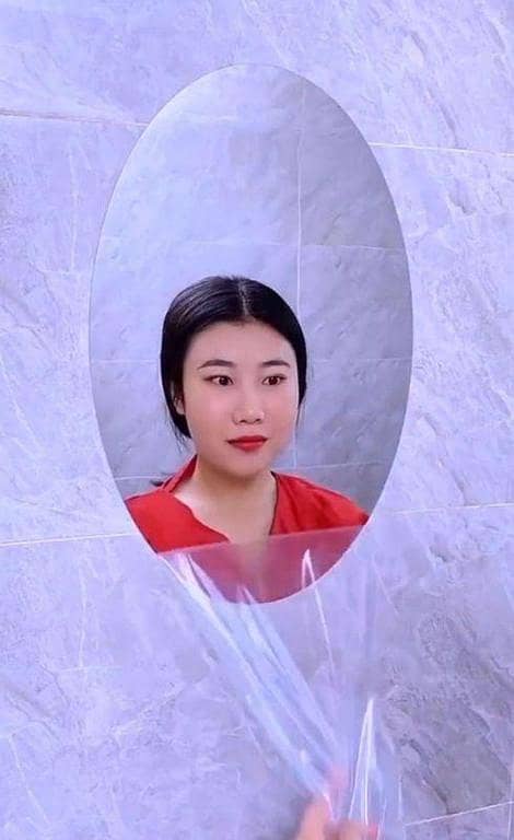 Self Adhesive Mirror Small: Approx 20x30cm