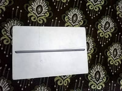 ipad mini 5 with box