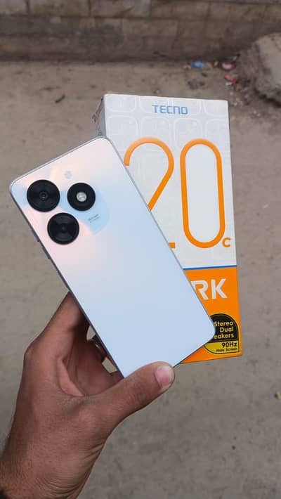 TECNO SPARK 20C 4)128 WITH BOX