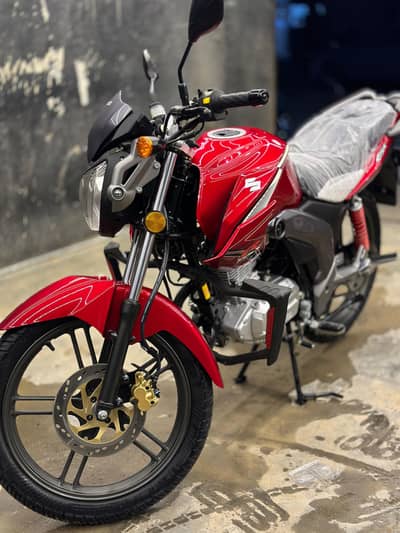 suzuki GSX 125 2024 model 3900KM