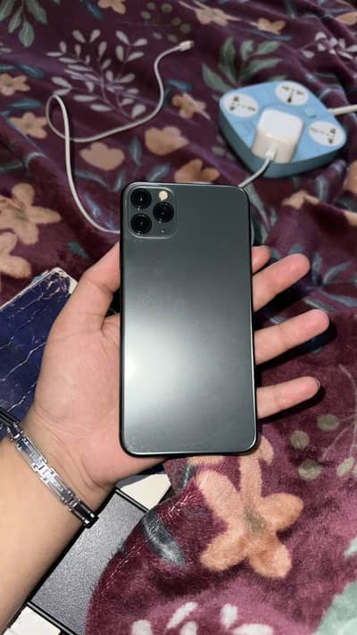 11 pro max All ok waterpack 10/10 not any single scratch on overall