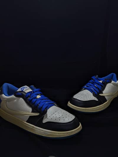 These  are preloved shoes original and authentic 100%