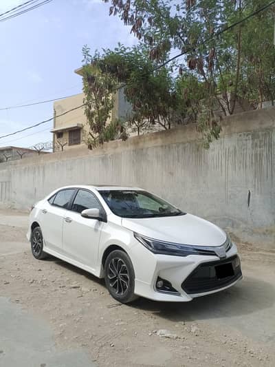 Grande 2024 Black Room