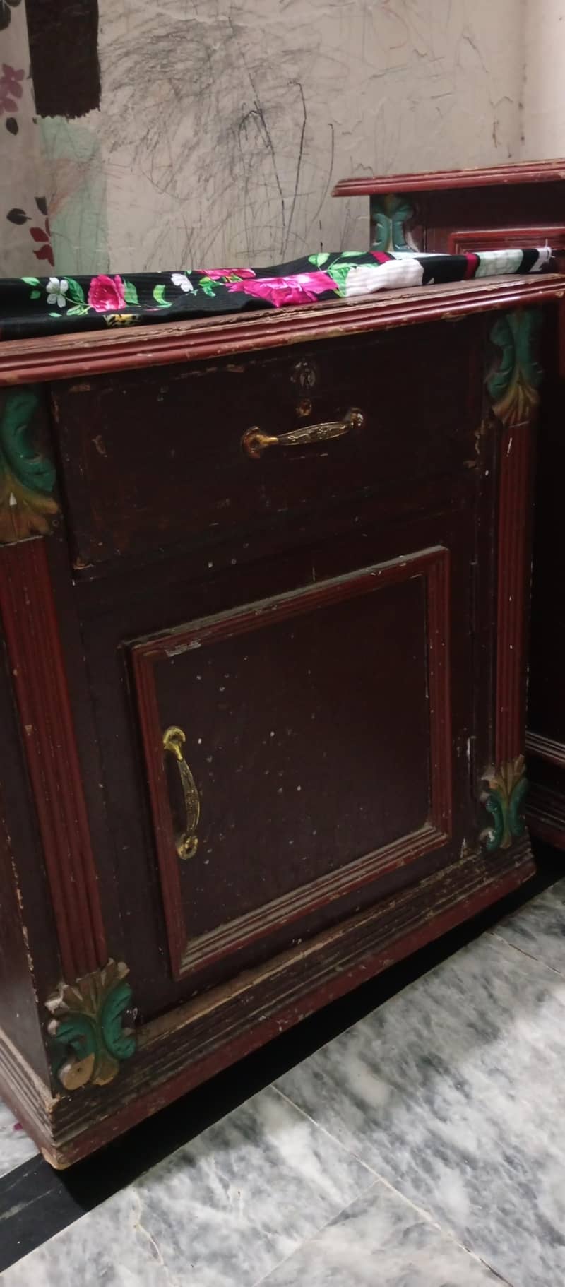 bed dressing side table 0