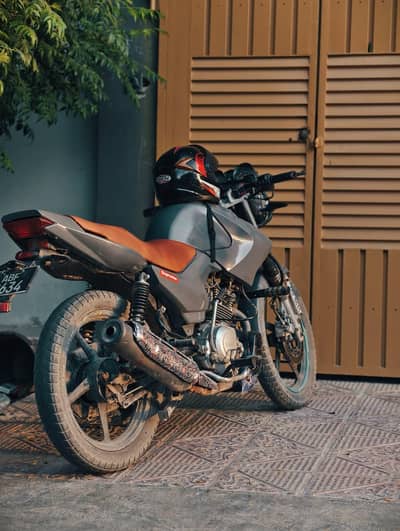 YBR 125G fully modified