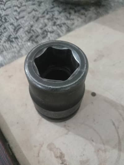 Bari gariyo  k Nat  bold  kholne  wali  machine. 0/3/1/6/27/80/1/54