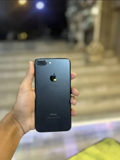 Iphone 7 plus all working read ad