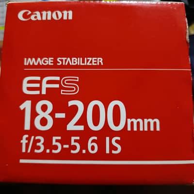 Canon EF-S 18-200mm f/3.5-5.6 IS Lens