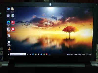 Kor I 7 5 Generation Toshiba. 8 gb ram 119 gb SSD