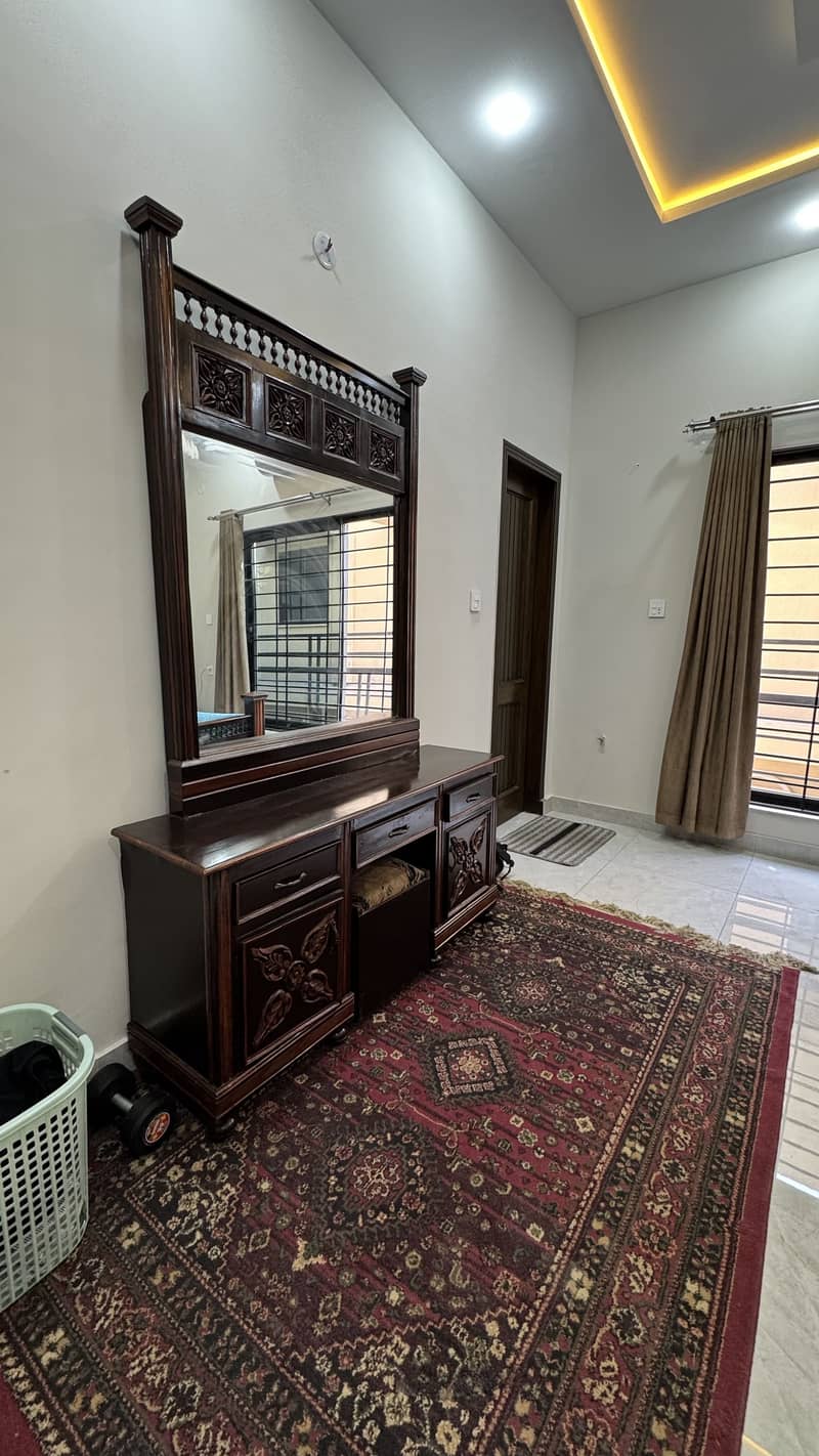 King size bed set in solid 4