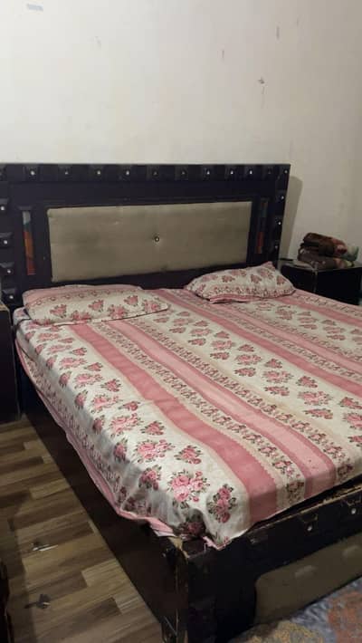 only 4 years use dark brown furniture 4 PCs set