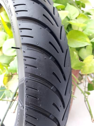 100 90 18 bike excellent condition tyre