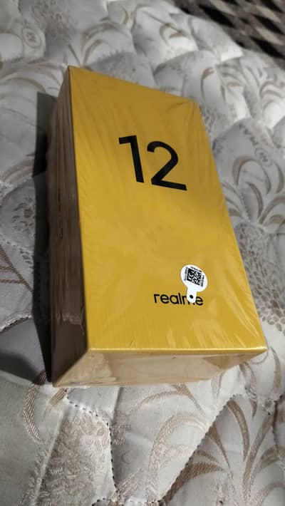 Hello I sell my phone real me 12