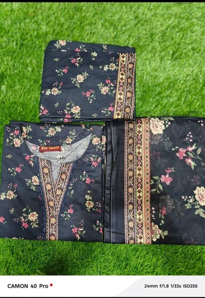 Ladies All clothes varrites available in Multan