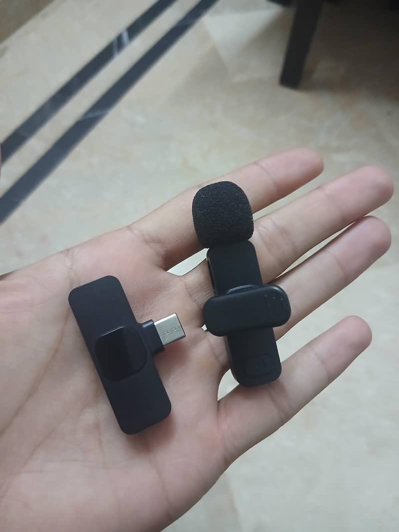 Wireless Microphone 3