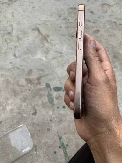 16 pro Desert titanium