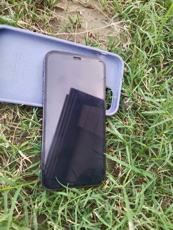 iphone 12 pro 4