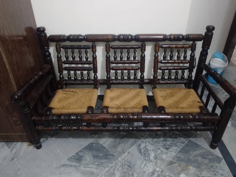 sofa perfect condition 0