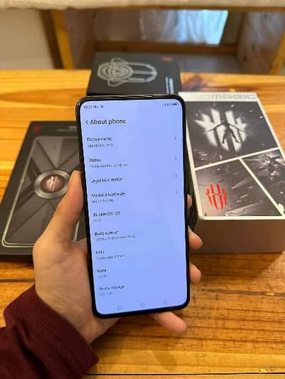 Red Magic 7. Pro 16.256 GB PTA done 03213481642