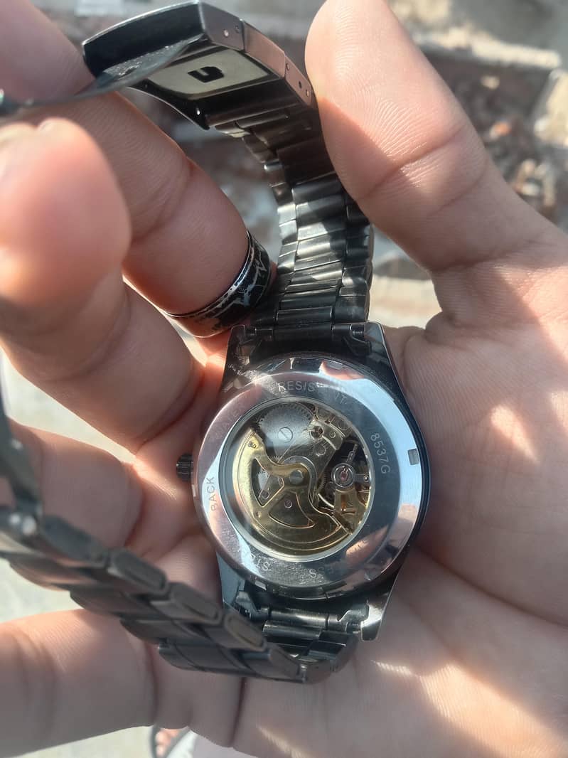 Automatic primer watch 1