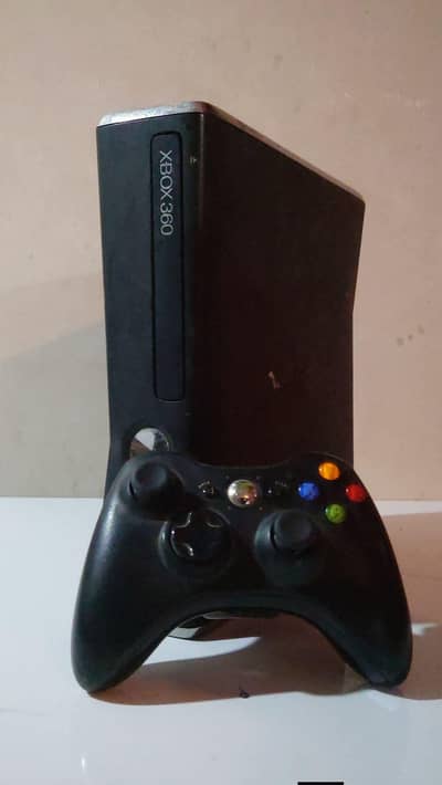 Xbox 360 slim with JFat  games