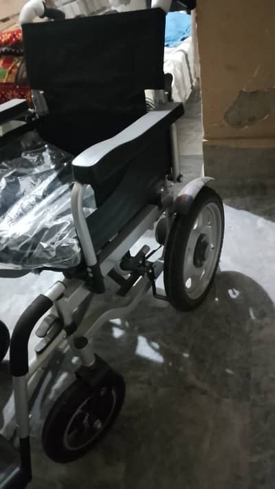 Electric wheelchair
