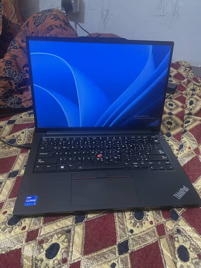 Lenovo Thinkpad E14 13th Gen Corei7 brand new condition