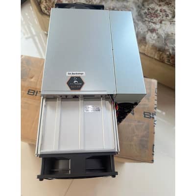 Bitmain Antminer S21 XP 270 TH (Bitcoin miner s21xp)