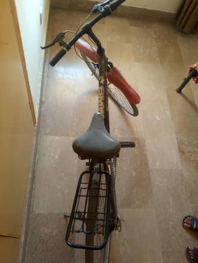 all okay he gear b sb kam krta han