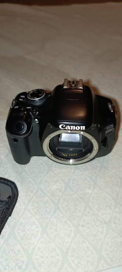 Canon 600d dslr camera