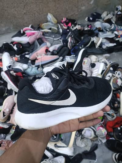 Import shoes in holesale price only dealer Contact