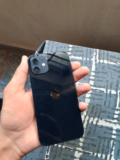 Iphone 12 10/10 Jv(2 months sim time) with Accessories