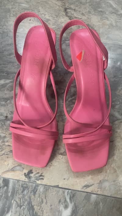 Beautiful heels pink colour