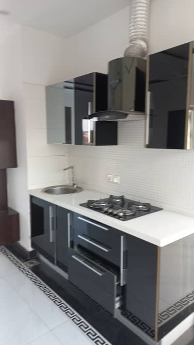 1ST 2ND FLOORS FULL BUILDING AVAILABLE FOR RENT