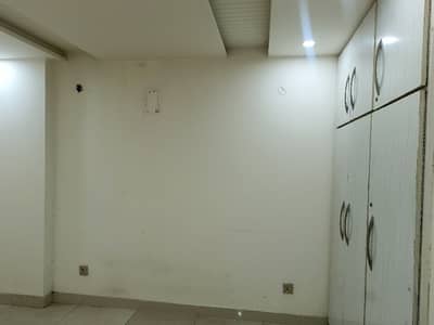 2 BEDROOM APARTMENT FOR RENT IN SECTER D BAHRIA TOWN LAHORE