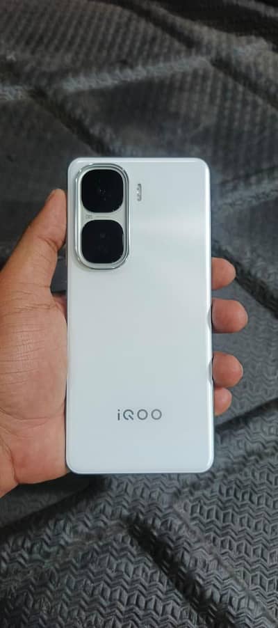 VIVI IQOO NEW 10 2 DAY DEAL