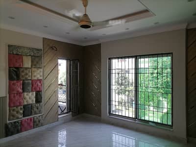 Ideal 10 Marla Upper Portion Available In Ali Park, Lahore