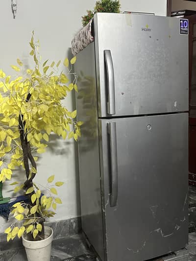 Haier Medium size  Fridge HRF302