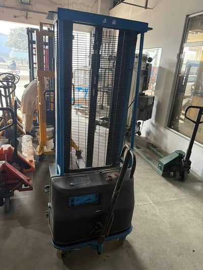 Armanni Semi Electric Stacker 1 Ton 10ft | New Battery | Lahore