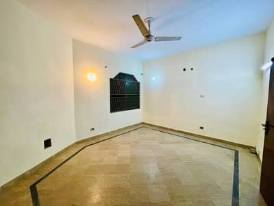 Faisal Town 10 Marla House For Sale 6 Bedrooms