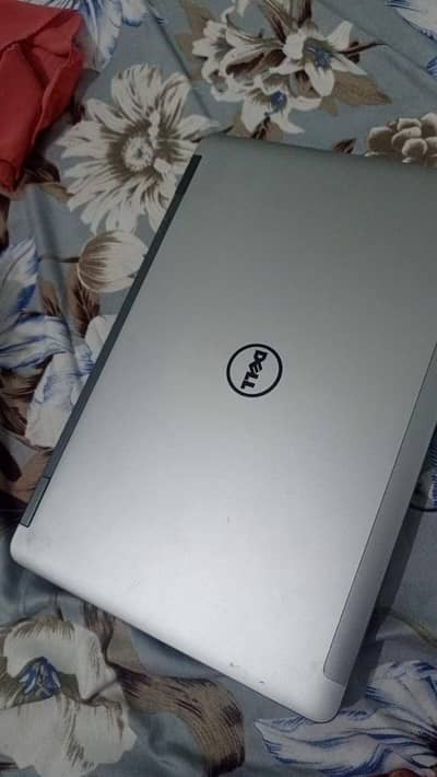 Dell ci7 4th generation 8gb 128gb ssd 15.6