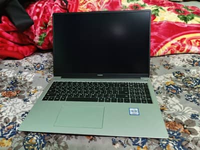 Huawei mate book d16 latest 8/512 excellent condition ssd